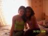 con mi hermana en su pieza