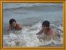 yo y mi primo en el mar