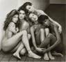 mujeres agrupadas