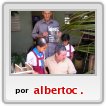 Alberto Curbelo con tainos cubanos